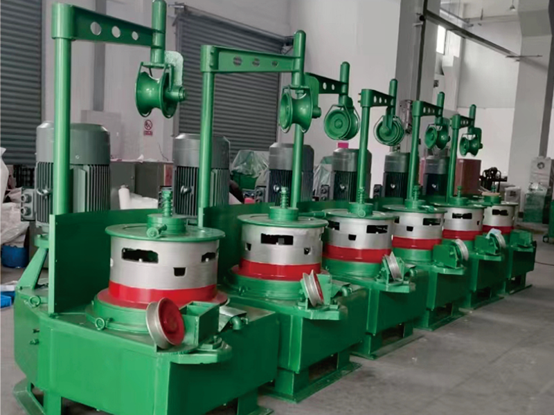 How does the lubrication system in a Wire Drawing Machine impact wire surface quality and drawing efficiency during continuous operation?